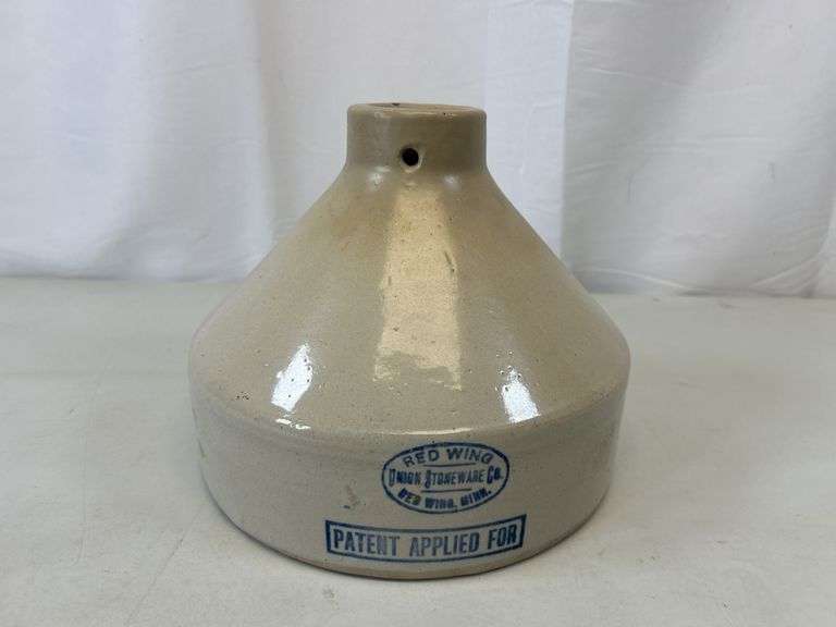 Red Wing Christmas tree stand