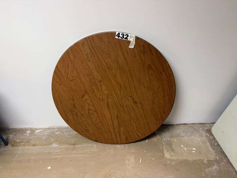 Round folding card table