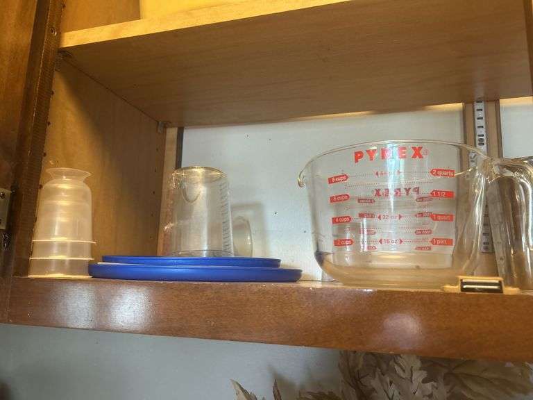 Pyrex measuring cups and more