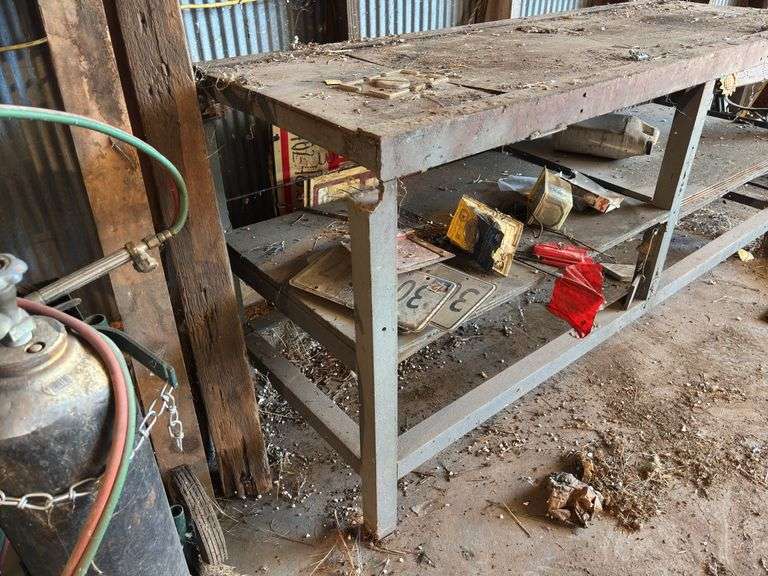 Metal work bench