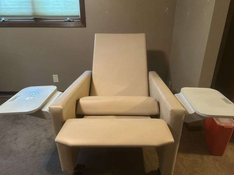 Rolling Champion hospital recliner