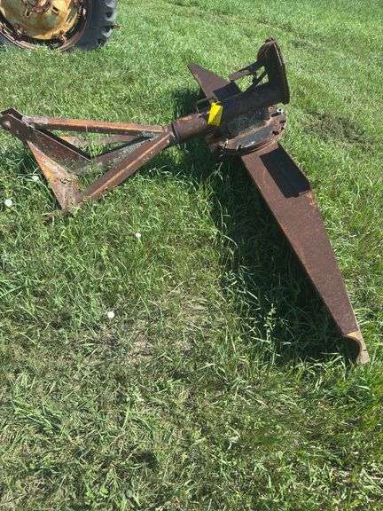Three point blade
