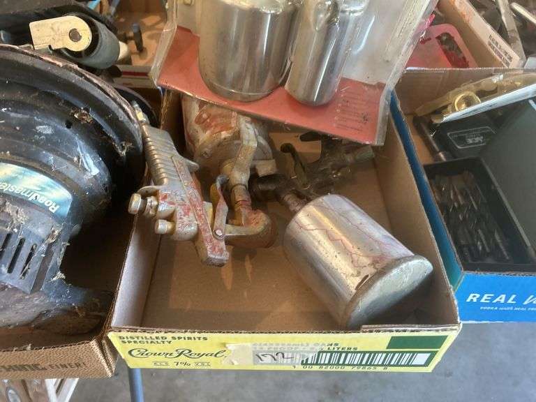 Spray guns