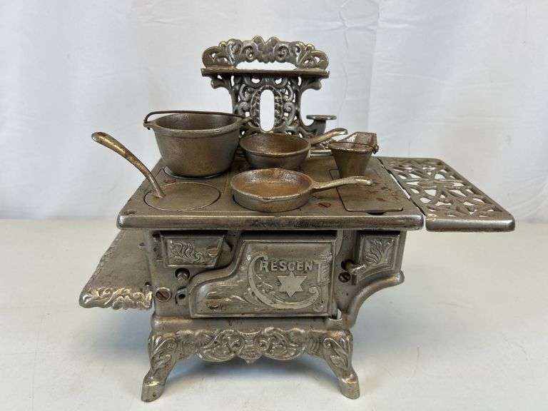Crescent salesman sample cast-iron stove ￼