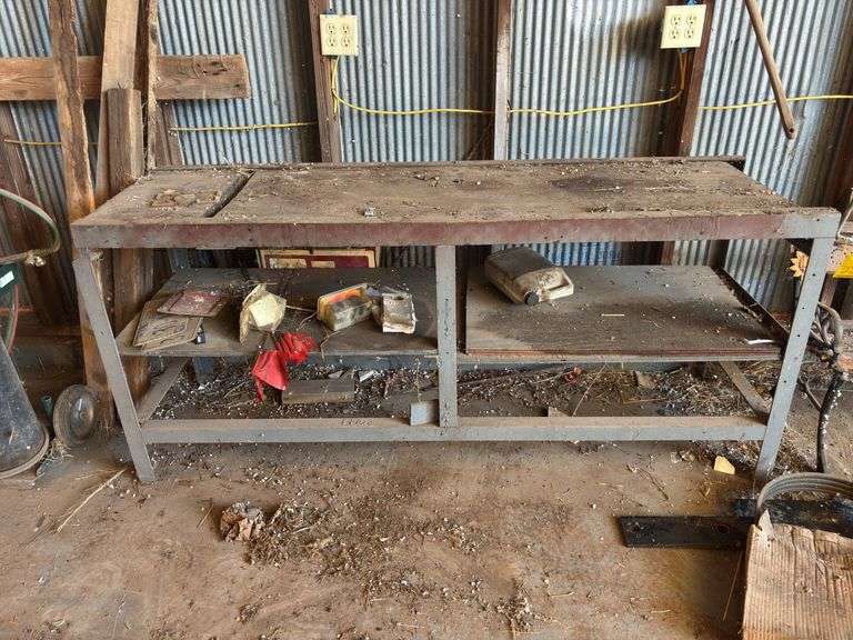 Metal work bench