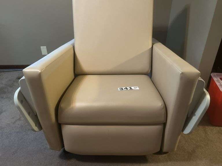 Rolling Champion hospital recliner