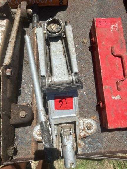 Floor jacks