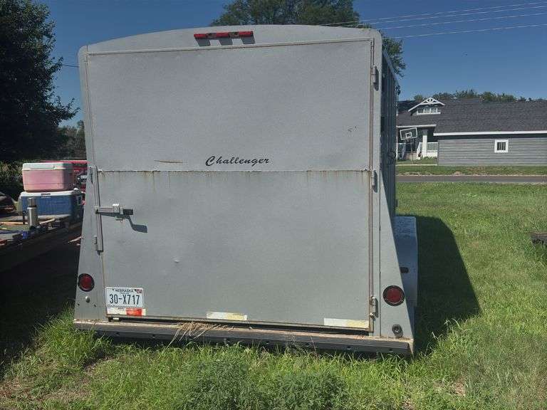 Titan Challenger horse trailer