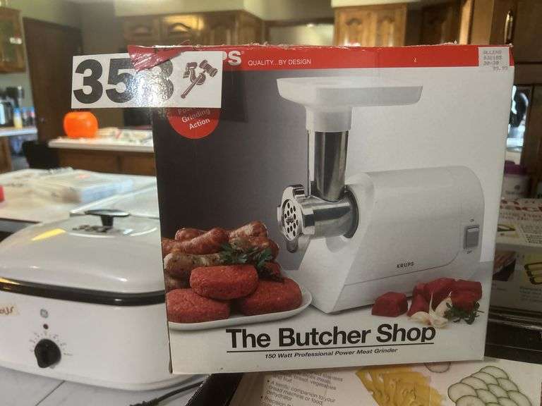 Meat grinder, and food slicer
