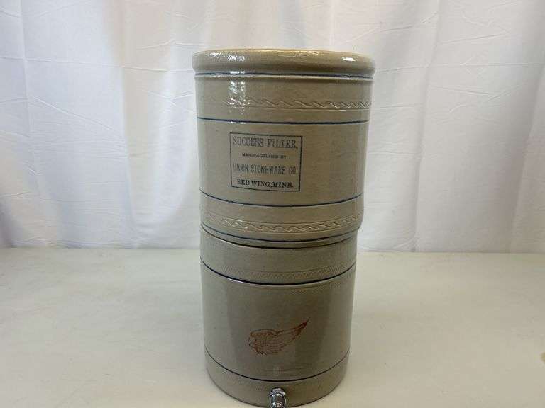 Red Wing Success Filter drinking fountain