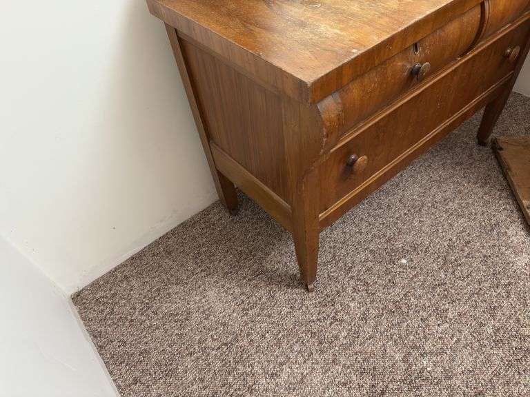Vintage make up stand with mirro and dresser.