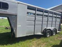 Titan Challenger horse trailer