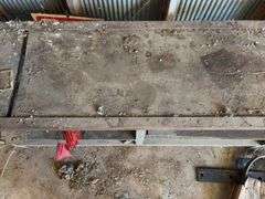 Metal work bench