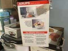 Meat grinder, and food slicer