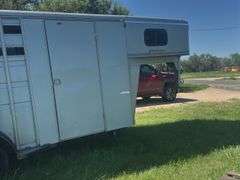 Titan Challenger horse trailer