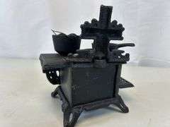 Queen salesman sample cast-iron stove