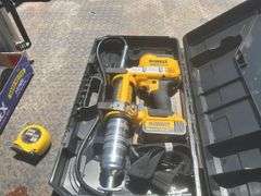 DeWalt grease gun