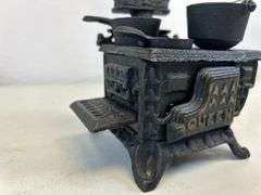 Queen salesman sample cast-iron stove