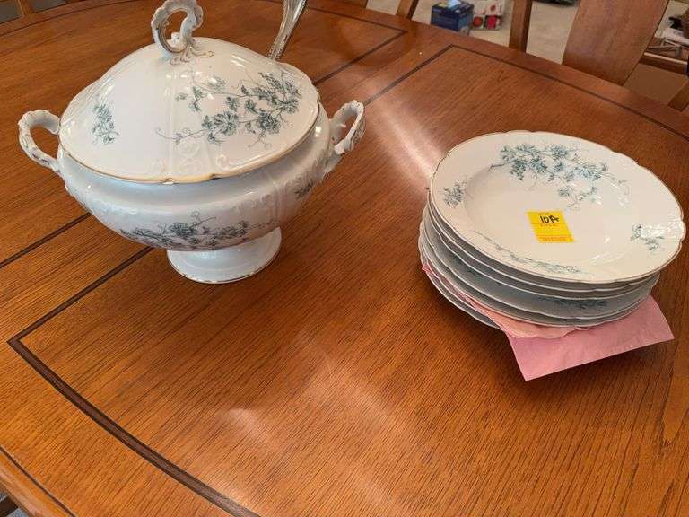 Vintage soup tureen, bowls & plates