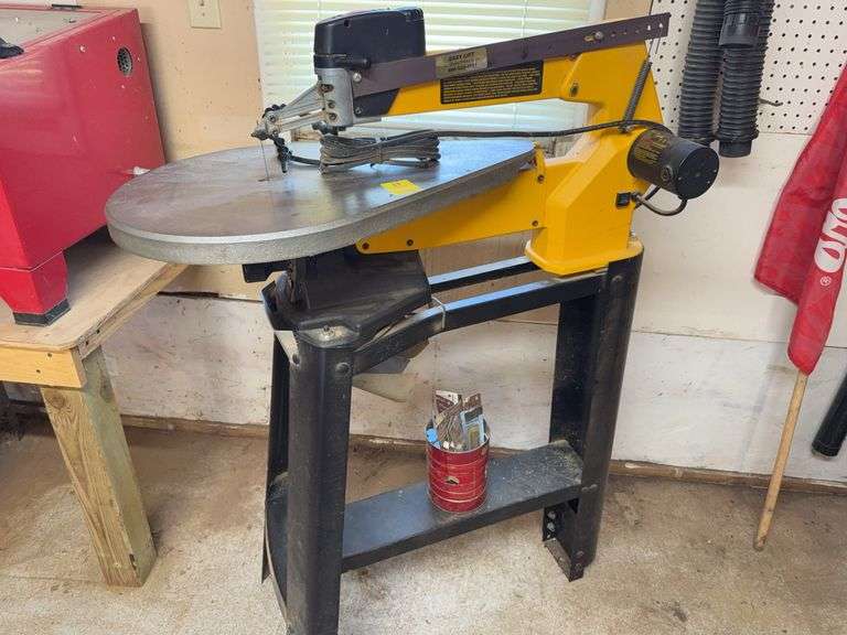 DeWalt DW788 scroll saw