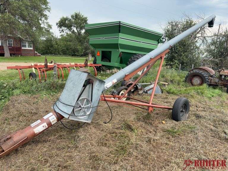 Hutchinson/Mayrath grain auger