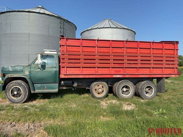 1976 Chevrolet C65 grain truck