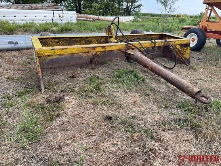 Tucker Pull type box blade