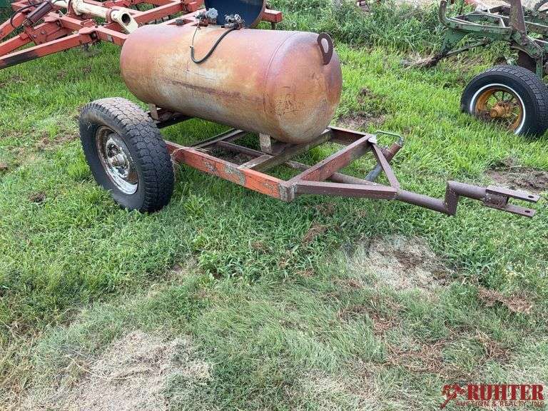 Propane tank on trailer
