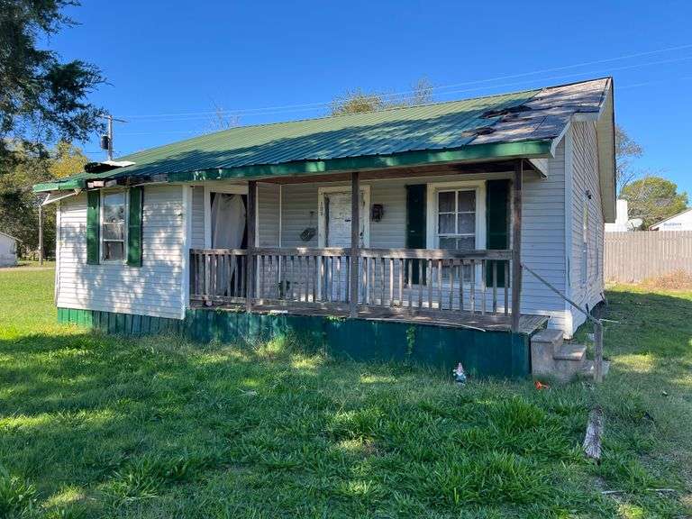 LIVE Auction in Athens, AL - Home and Lot inside the City Limits