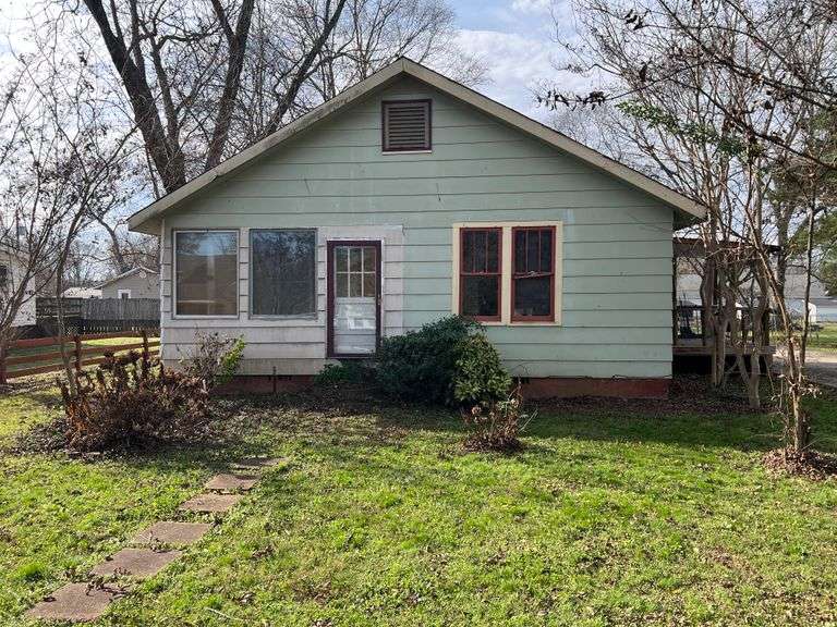 ONLINE Auction in Athens, AL - 4 Bed/2 Bath Home and Lot