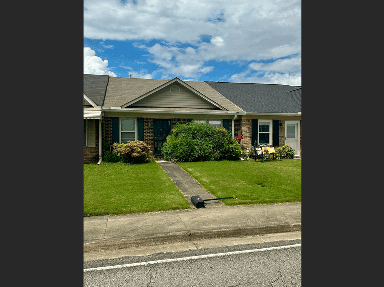 ONLINE Auction in Hartselle, AL - Nice Townhome