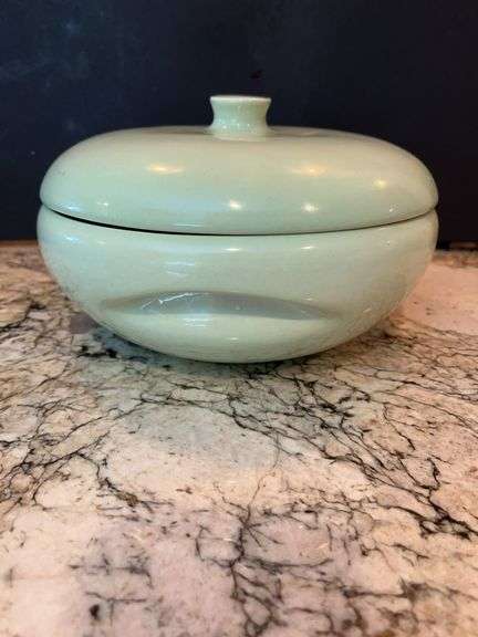 Lettuce Green âIroquoisâ MCM Russell Wright Covered Casserole