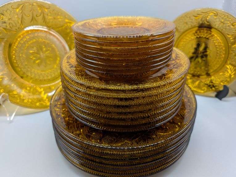 Tiara Indiana Glass Sandwich Amber set of 8