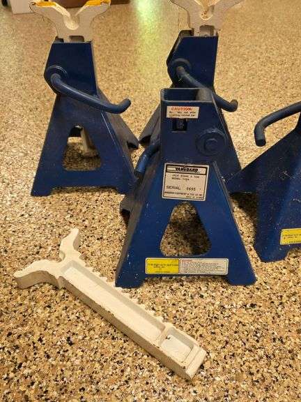 4) Vanguard 3-Ton Jack Stands