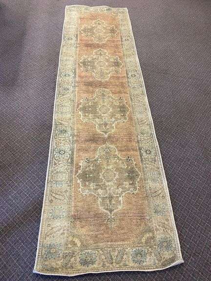 Surya Amelie Runner- 10' x 27"
