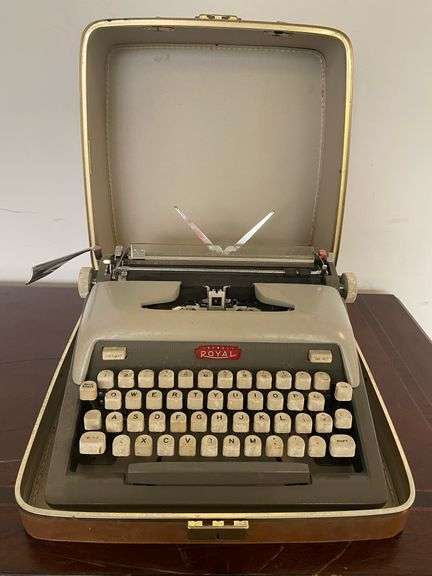 Vintage Royal Futura 800 Portable Typewriter and case