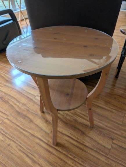 Round side table with shelf