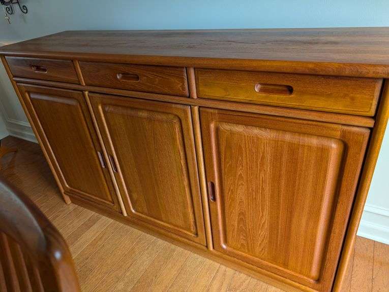 Dyrlund teak sideboard