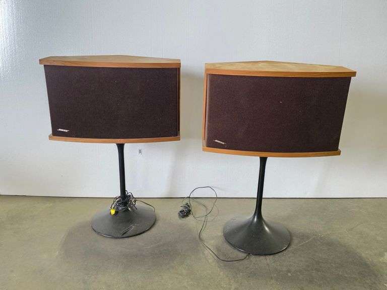 Pair of Bose 901 Series Direct/Reflecting Speakers