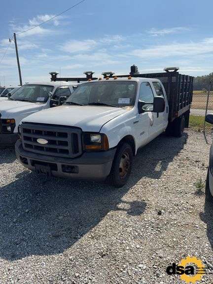 2007  Ford  F350  Flatbed Truck