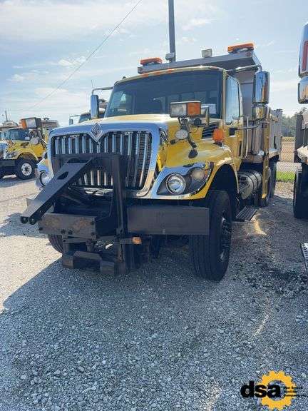 2009  International  SF525  Dump Truck