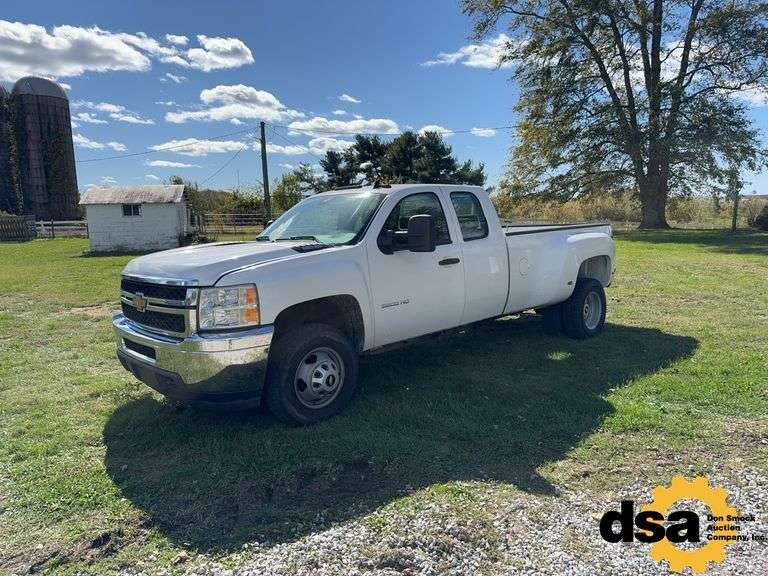 2012  Chevrolet  Silverado 3500  Pickup Truck