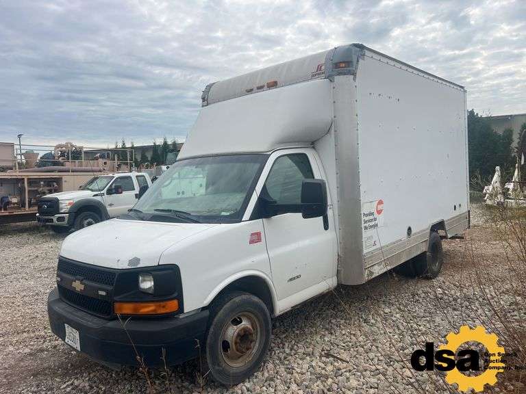 2013 Chevrolet Express 4500 Box Truck