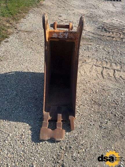 12” Backhoe Bucket