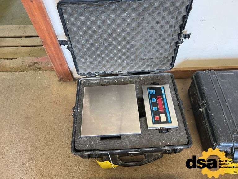 Doran 8000 Digital Scale with Case