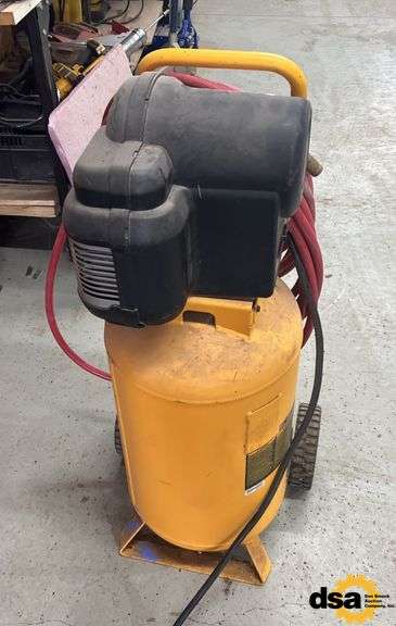 Dewalt D55168 Portable Air Pump