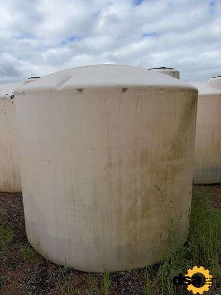 2,500 Gallon Poly Tank