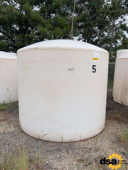 2,500 Gallon Poly Tank