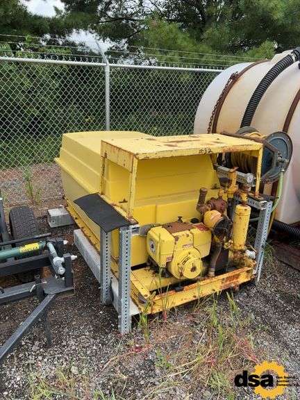 1990 Bean FMC 757 Mounted Herbicide Sprayer