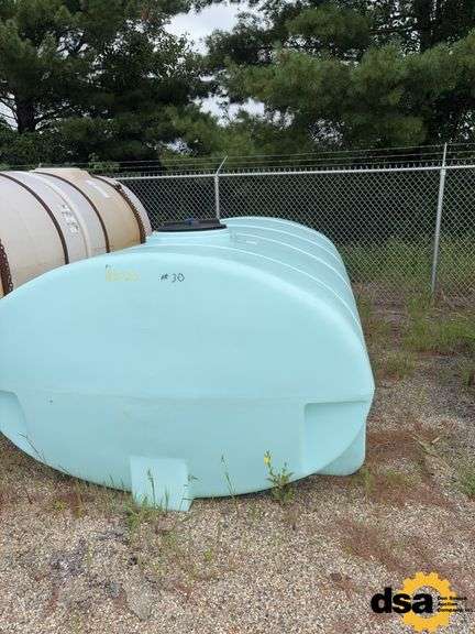 2,035 Gallon Poly Leg Tank